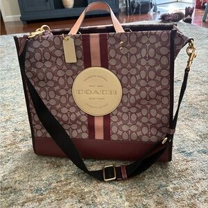 Coach Dempsey Tote 40 In Signature Jacquard With Stripe C8418
